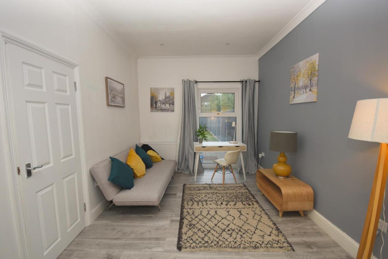 Jb Greenwich, 3 Bed House,ideal For Contractors And Family Ferienhaus